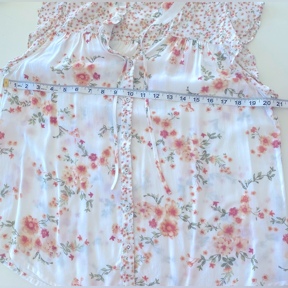 NWOT LOVESTITCH Ruffle Sleeveless Blouse - Picture 13 of 14